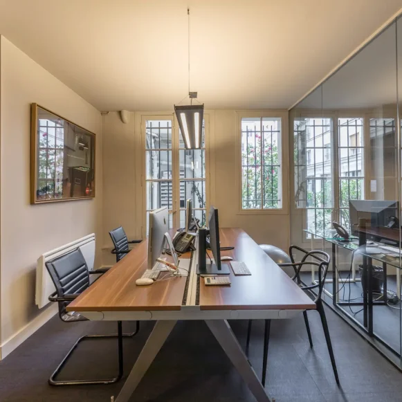 Espace indépendant 75 m² 12 postes Location bureau Rue du Cherche-Midi Paris 75006 - photo 6