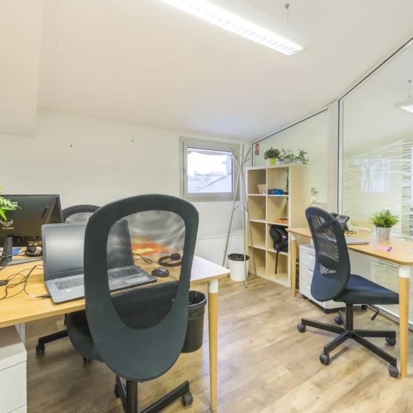 Bureau privé 38 m² 10 postes Coworking Rue Cardinet Paris 75017 - photo 4