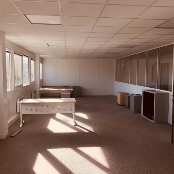 Bureau privé 64 m² 13 postes Location bureau Route de Gisy Bièvres 91570 - photo 3