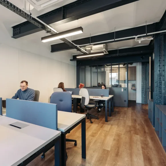 Bureau privé 20 m² 6 postes Coworking Place Martin Levasseur Saint-Ouen-sur-Seine 93400 - photo 2