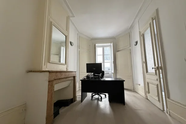 Bureau privé - 69002 - 1 poste - 600€