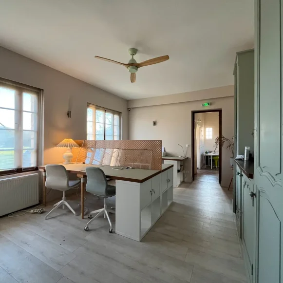 Espace indépendant 18 m² 4 postes Location bureau Rue du Val Gallerand Grosley-sur-Risle 27170 - photo 1