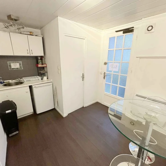 Bureau privé 25 m² 6 postes Location bureau Avenue Trudaine Paris 75009 - photo 9