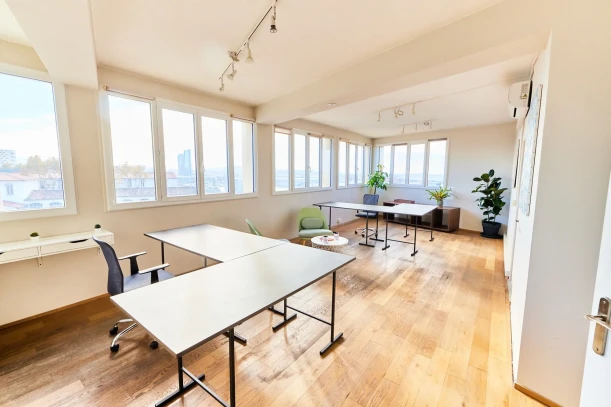 Bureau privé - 13002 - 7 postes - 1220€
