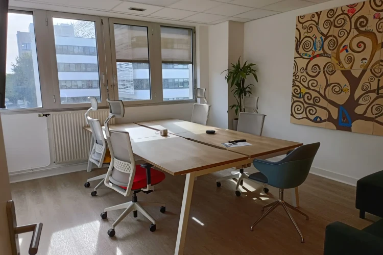 Bureau privé - 37000 - 4 postes - 650€