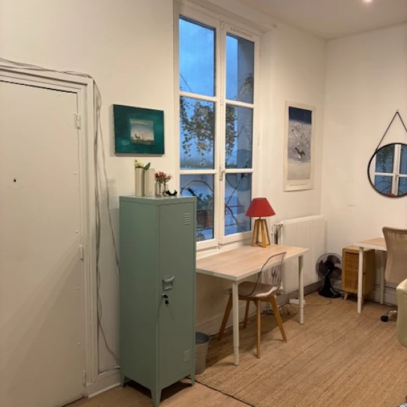 Open Space  1 poste Location bureau Rue de Montmorency Paris 75003 - photo 3