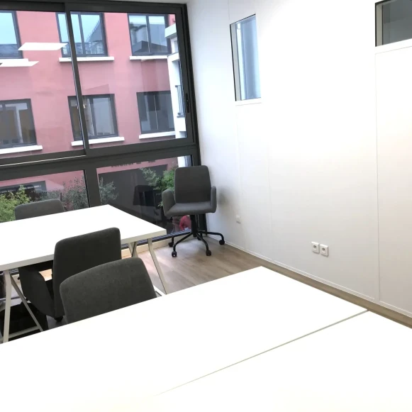 Bureau privé 14 m² 5 postes Coworking Boulevard Victor Hugo Clichy 92110 - photo 3
