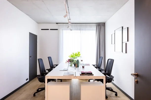 Bureau privé - 75011 - 5 postes - 4000€