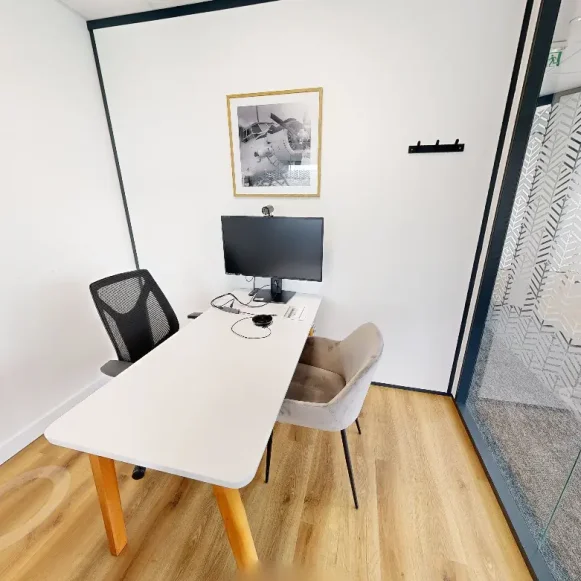 Bureau privé 7 m² 1 poste Location bureau Rue de Luxembourg Lille 59800 - photo 1