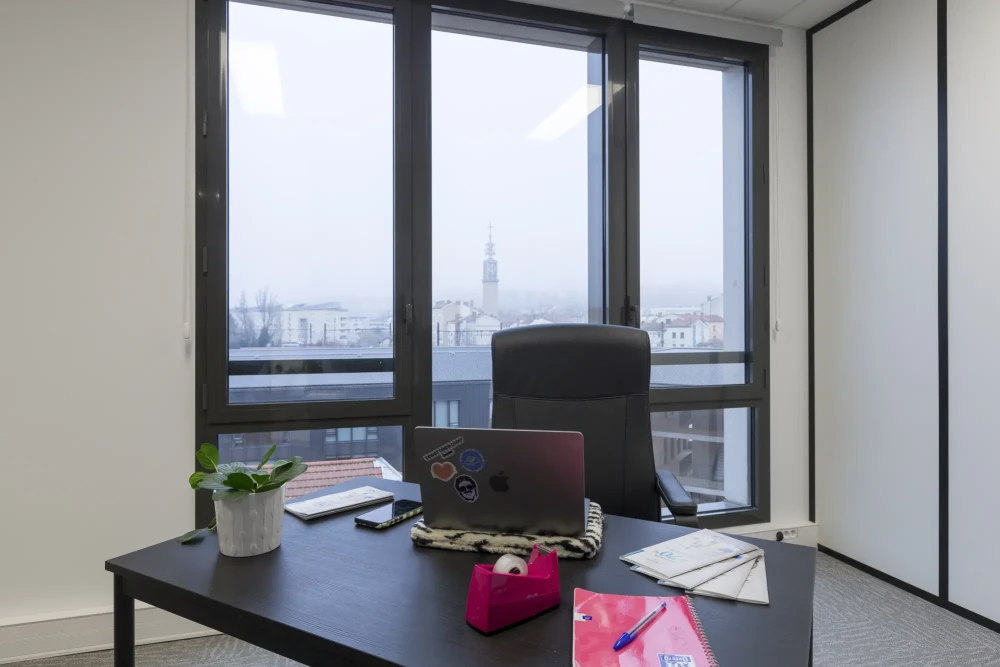 Bureau privé - 69009 - 2 postes - 855€