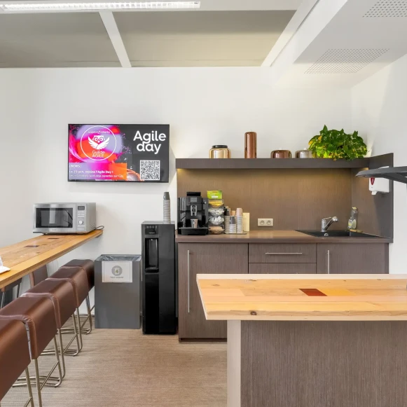 Espace indépendant 2 700 m² 240 postes Coworking Rue de Presbourg Paris 75016 - photo 4