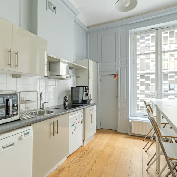 Espace indépendant 190 m² 31 postes Coworking Rue des Archives Paris 75003 - photo 7