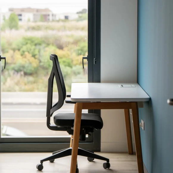 Bureau privé 13 m² 3 postes Location bureau Rue Maryam Mirzakhani Montpellier 34000 - photo 3