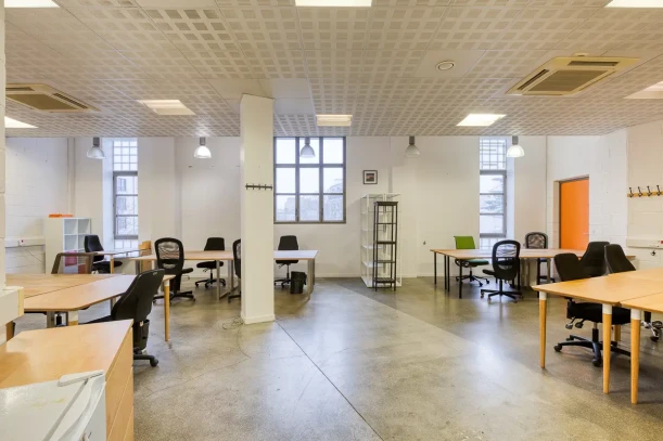 Bureau privé - 75020 - 20 postes - 7200€