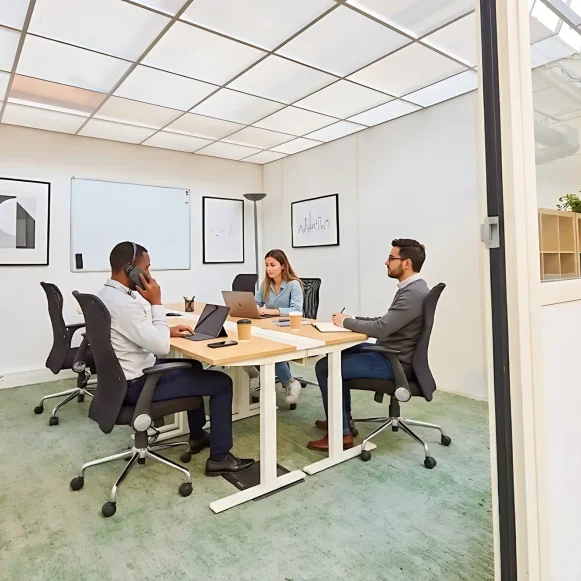 Bureau privé 13 m² 4 postes Coworking Rue du Chemin Vert Paris 75011 - photo 1