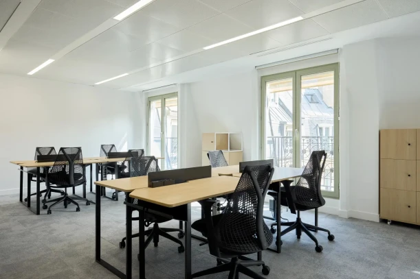 Bureau privé - 75008 - 12 postes - 11160€
