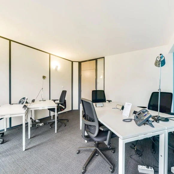 Bureau privé 8 m² 2 postes Location bureau Rue Raffet Paris 75016 - photo 4