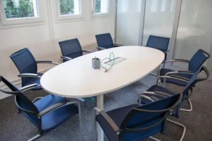 Bureau privé - 92130 - 4 postes - 1220€