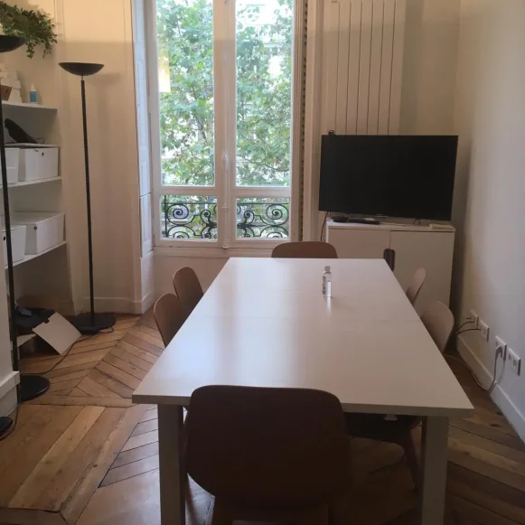 Open Space  3 postes Location bureau Boulevard de Sébastopol Paris 75003 - photo 2