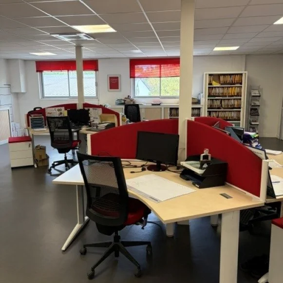 Open Space  6 postes Location bureau Rue Pierre Martin Chelles 77500 - photo 1