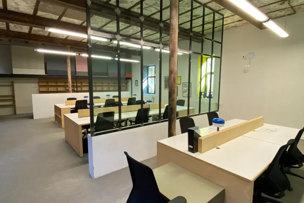 Espace indépendant - 44000 - 28 postes - 8000€