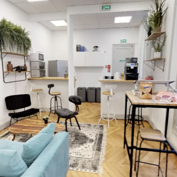 Espace indépendant 170 m² 30 postes Location bureau Rue des Petits Hôtels Paris 75010 - photo 5