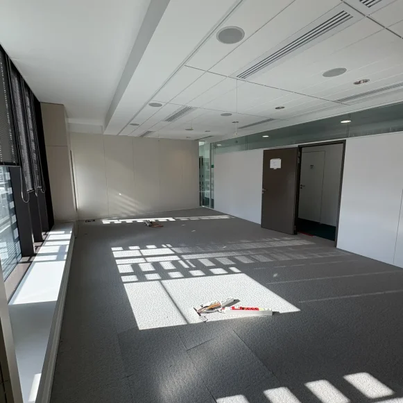 Bureau privé 23 m² 2 postes Coworking Boulevard Macdonald Paris 75019 - photo 6
