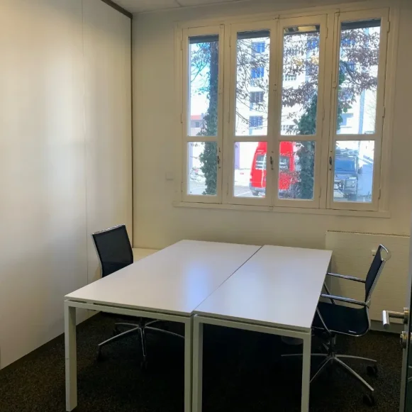 Bureau privé 10 m² 1 poste Location bureau Rue Jacques-Louis Hénon Lyon 69004 - photo 1