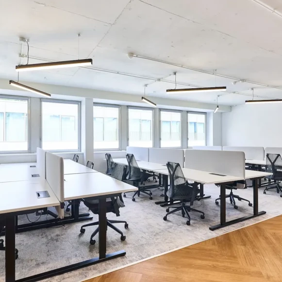 Bureau privé 140 m² 20 postes Location bureau Rue de Surène Paris 75008 - photo 2