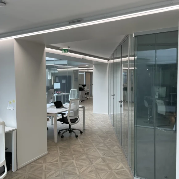 Bureau privé 30 m² 10 postes Location bureau Rue Delambre Paris 75014 - photo 1