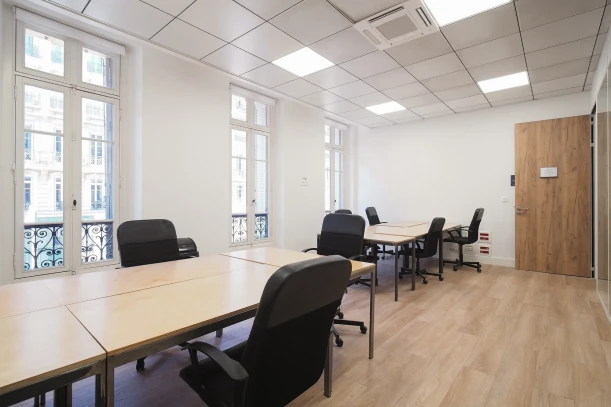 Bureau privé - 13001 - 10 postes - 3990€
