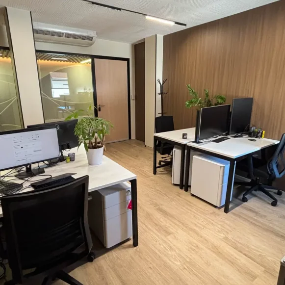 Bureau privé 19 m² 5 postes Location bureau Boulevard Marius Vivier Merle Lyon 69003 - photo 1