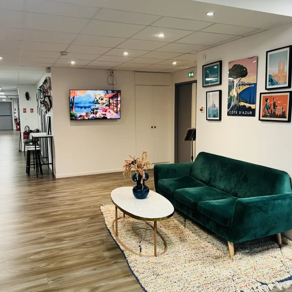 Bureau privé 18 m² 3 postes Location bureau Quai du Docteur Dervaux Asnières-sur-Seine 92600 - photo 2