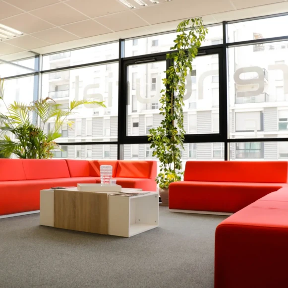 Bureau privé 43 m² 15 postes Coworking Rue Victor Lagrange Lyon 69007 - photo 4