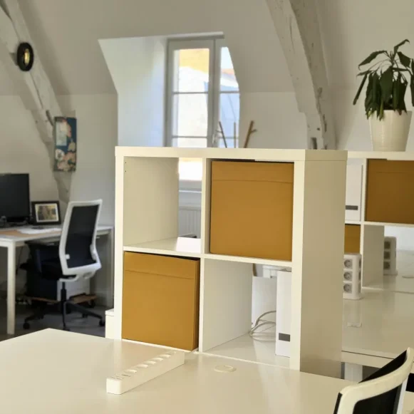 Open Space  5 postes Coworking Rue du Général Maurice Guillaudot Rennes 35000 - photo 1