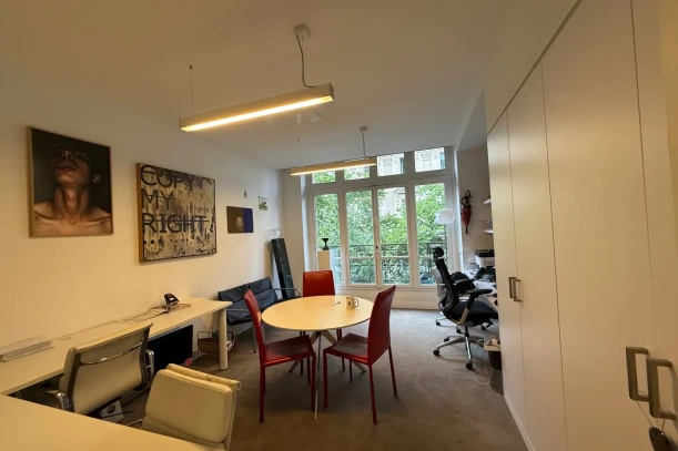 Bureau privé - 75001 - 6 postes - 2650€