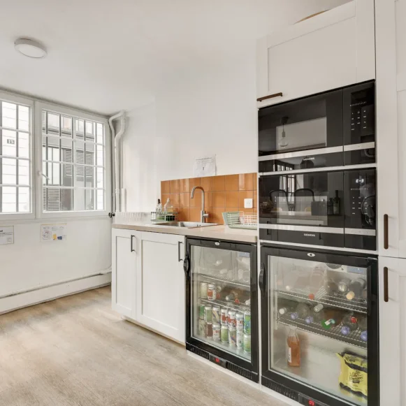 Bureau privé 120 m² 20 postes Location bureau Rue Saint-Fiacre Paris 75002 - photo 3