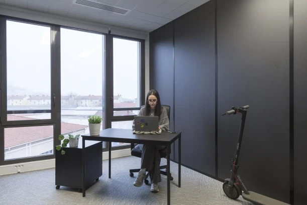 Bureau privé - 69009 - 3 postes - 950€