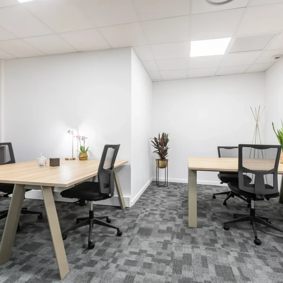 Bureau privé 18 m² 4 postes Location bureau Route des Crêtes Valbonne 06560 - photo 1