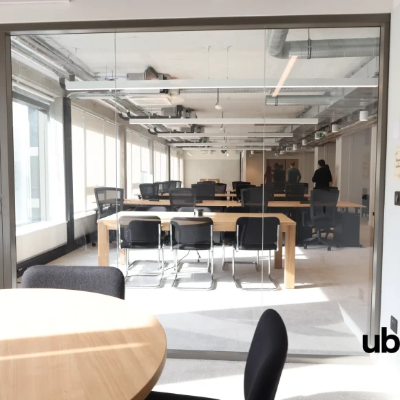 Espace indépendant 800 m² 90 postes Location bureau Avenue Trudaine Paris 75009 - photo 9