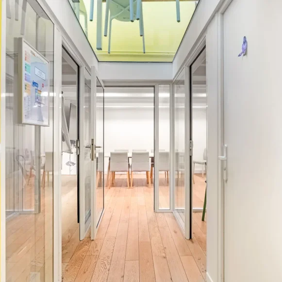 Espace indépendant 150 m² 17 postes Coworking Passage du Bureau Paris 75011 - photo 3