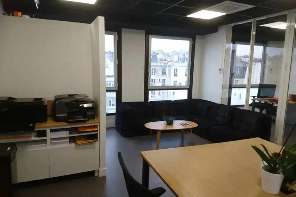 Open Space - 75009 - 6 postes - 550€