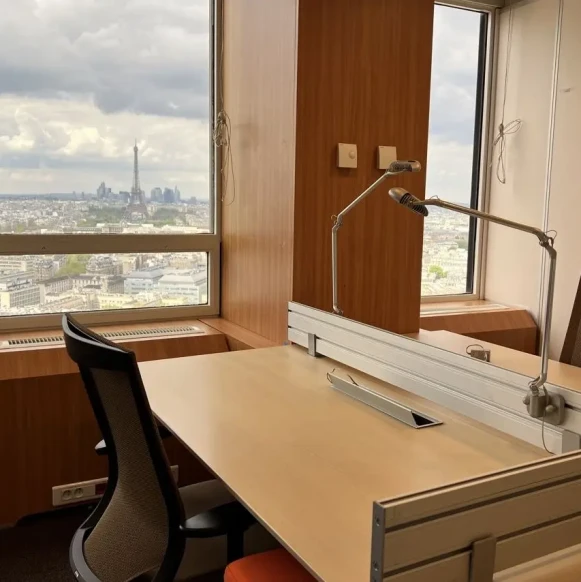 Bureau privé 10 m² 4 postes Coworking Avenue du Maine Paris 75015 - photo 1