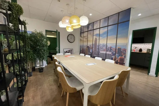 Open Space - 75008 - 4 postes - 320€
