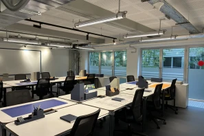 Bureau privé - 33130 - 14 postes - 5096€