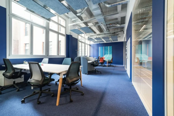 Open Space - 75018 - 10 postes - 385€