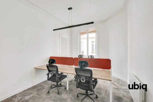 Bureau privé - 75003 - 4 postes - 2000€