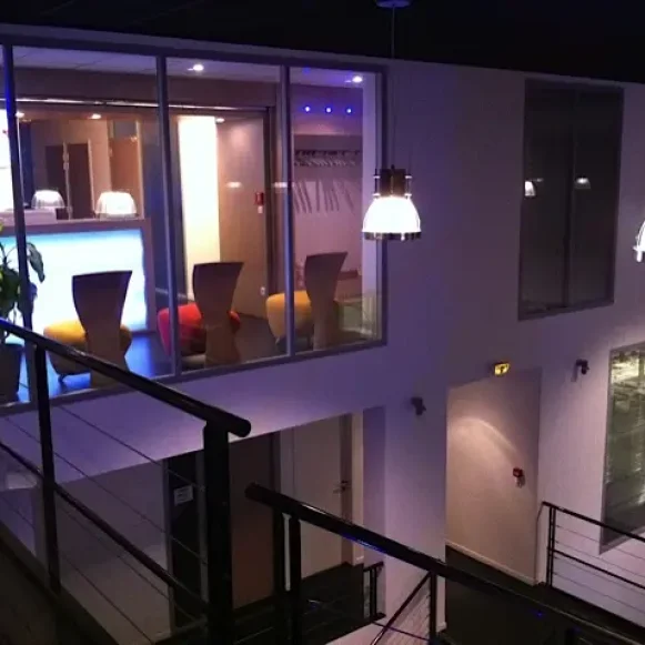Bureau privé 14 m² 1 poste Location bureau Rue des Indes Noires Boves 80440 - photo 4