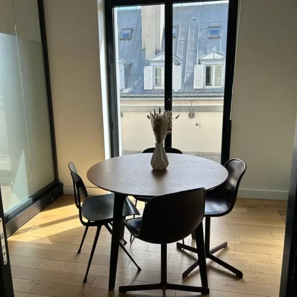 Bureau privé 196 m² 54 postes Location bureau Rue la Fayette Paris 75009 - photo 10