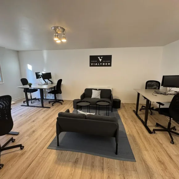 Espace indépendant 55 m² 6 postes Location bureau Rue du Faubourg Saint-Antoine Paris 75012 - photo 1